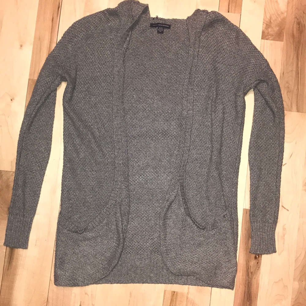 AEO GRAY CARDIGAN SWEATER